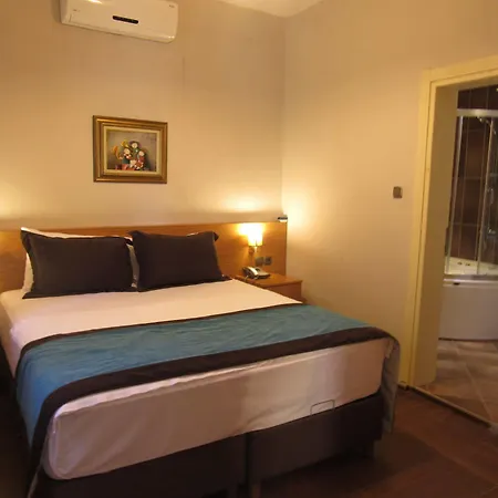 Hunters (adults Only) * Assos