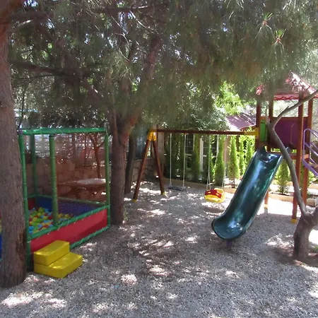 Hotell Hunters (adults Only) *