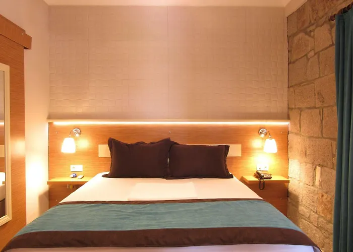 Hotel Hunters (adults Only)