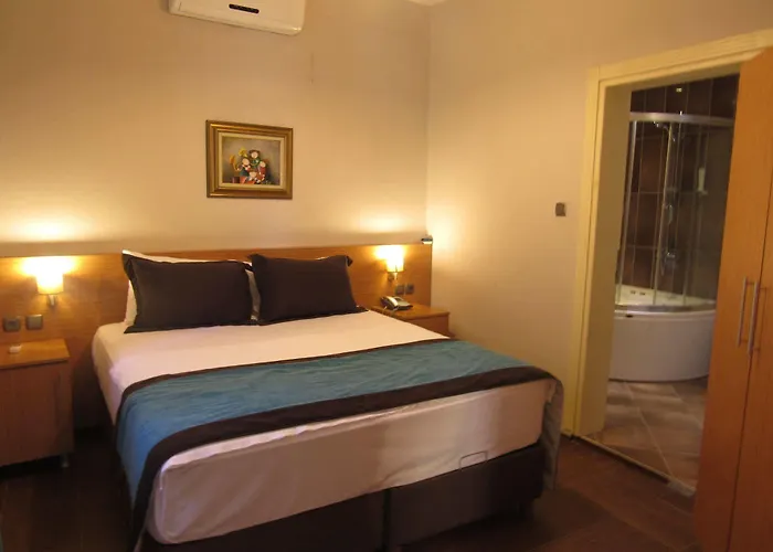 Hunters (adults Only) * Assos