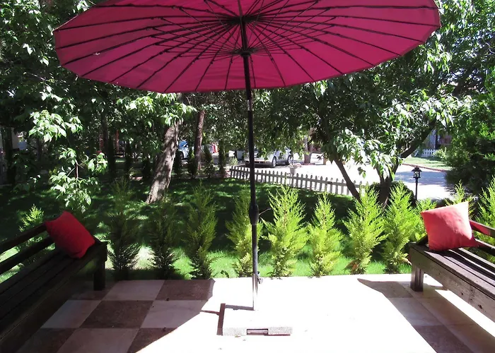 Hotel Hunters (adults Only)